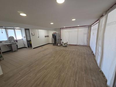 Local commercial - 86 m² - 5 pièces