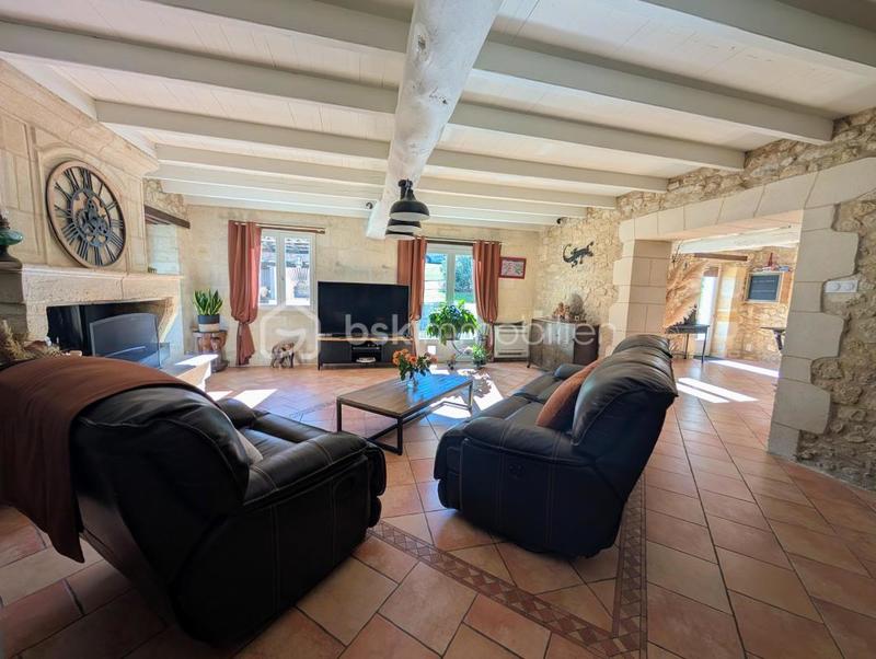 Maison en pierre - 215 m² - 7 pièces