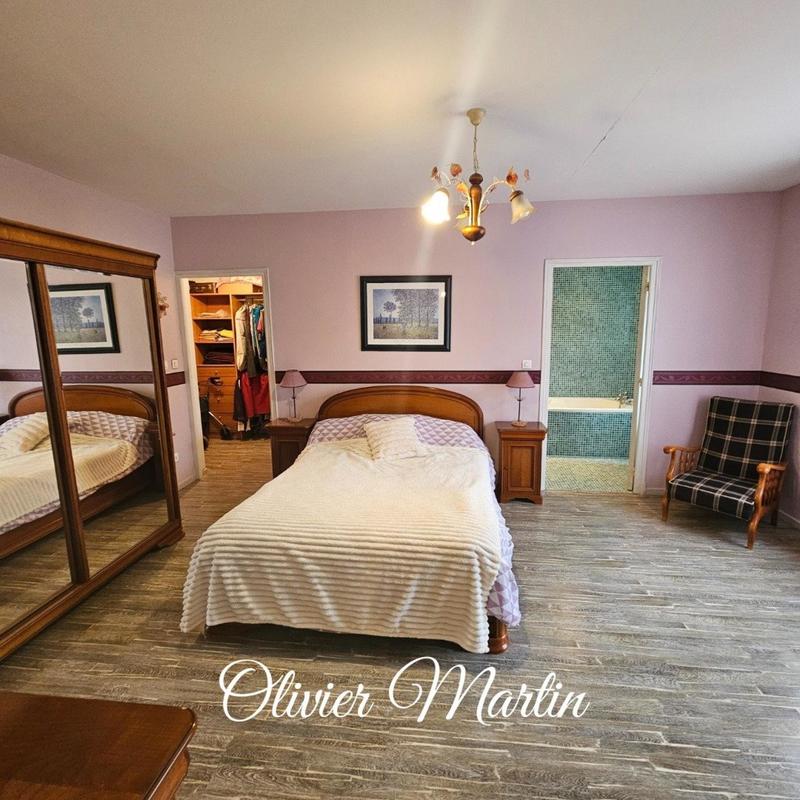 Maison - 258 m² - 11 pièces