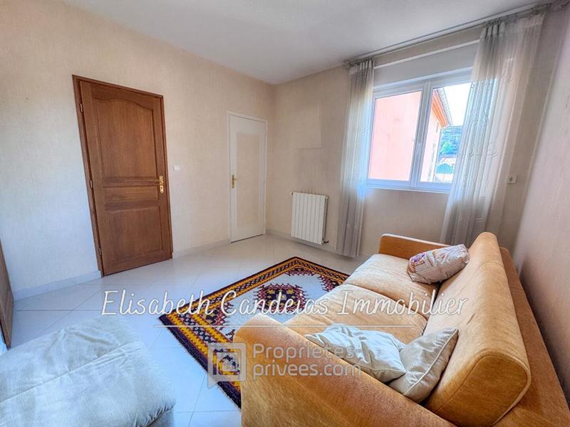 Appartement - 240 m² - 6 pièces