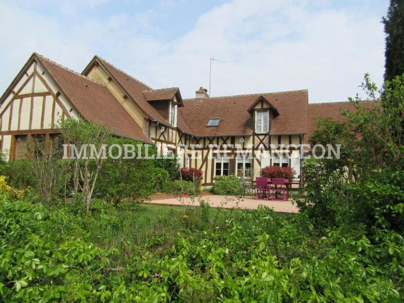 Demeure - 235 m² - 6 pièces