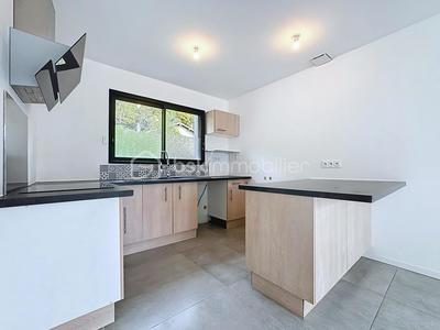 Maison - 115 m² - 4 pièces