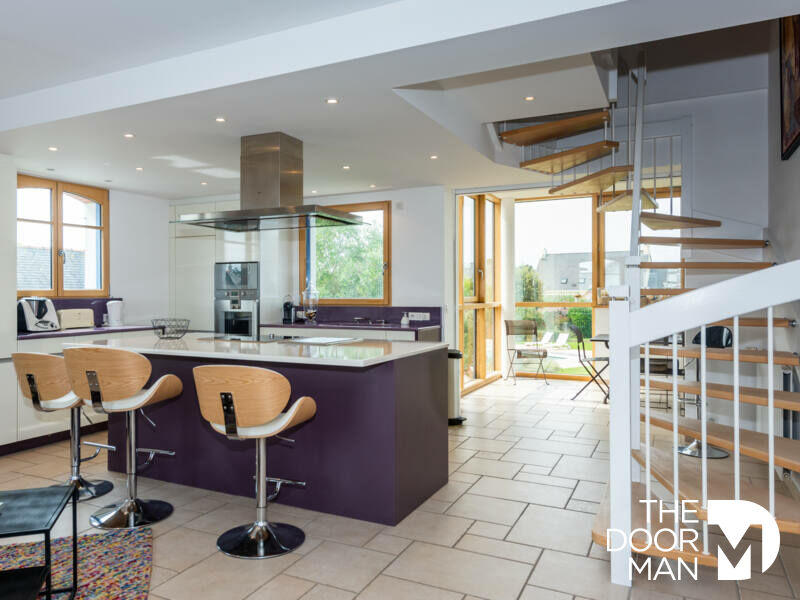 Maison - 310 m² - 12 pièces