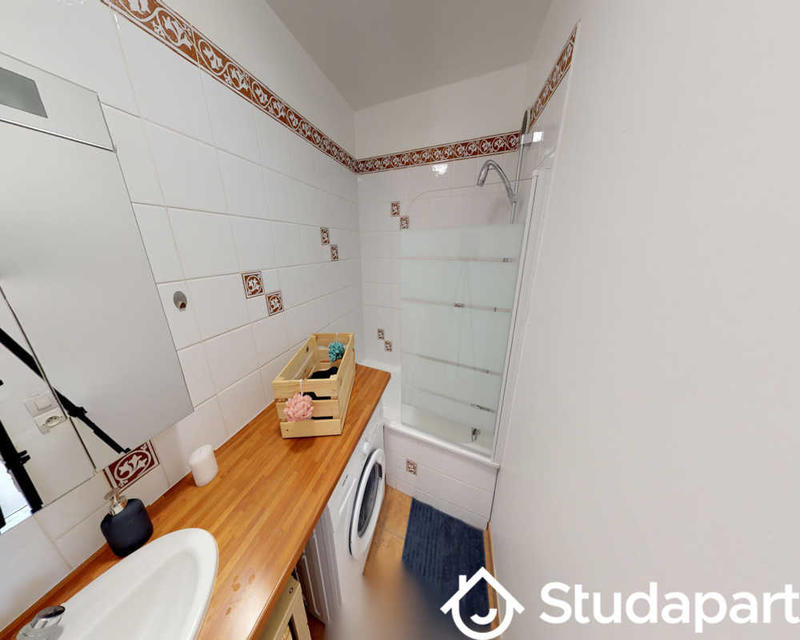 Chambre - 70 m² - 1 pièce