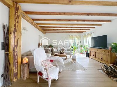 Maison - 252 m² - 6 pièces