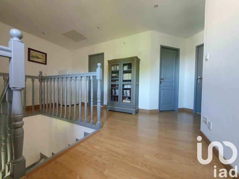 Maison - 218 m² - 8 pièces