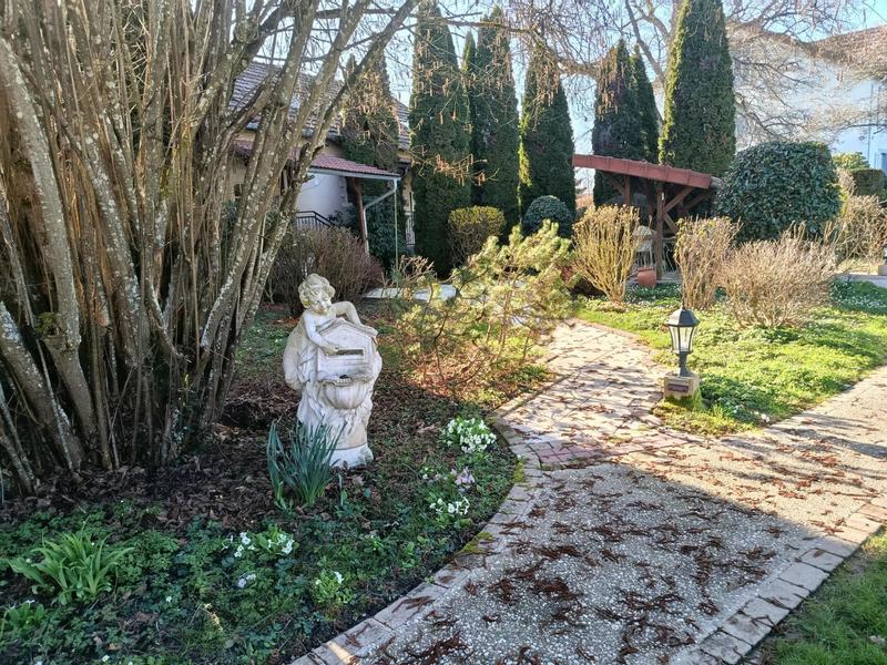 Maison - 761 m² - 16 pièces