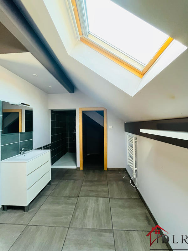 Maison - 240 m² - 7 pièces