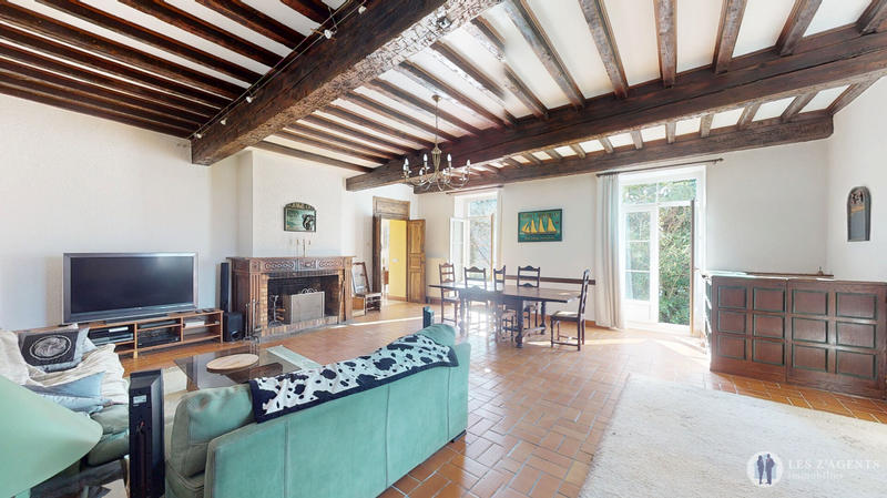 Maison - 290 m² - 13 pièces