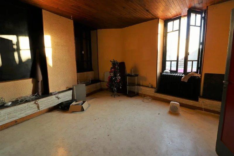 Maison - 370 m² - 11 pièces