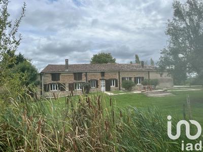 Maison - 297 m² - 9 pièces