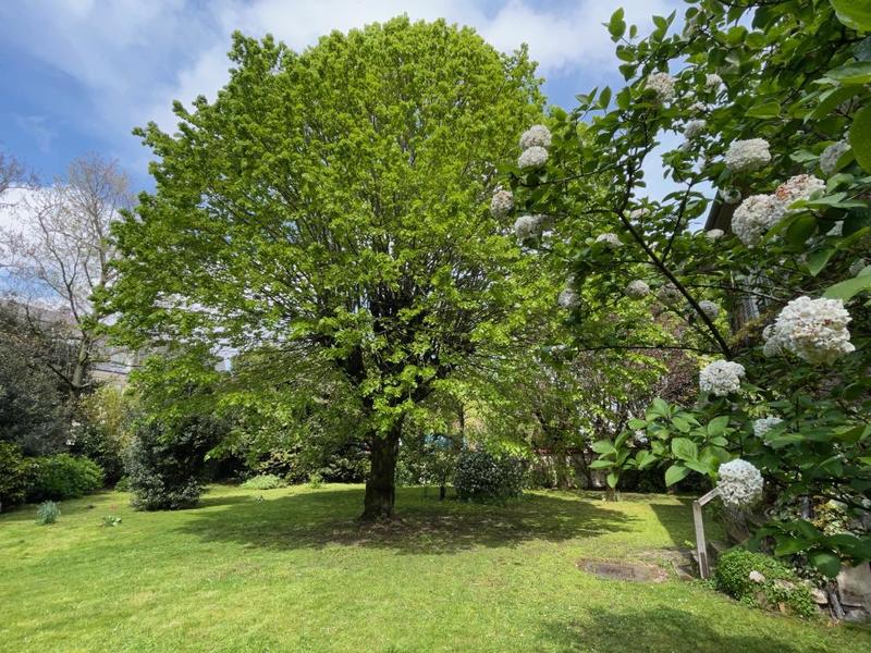 Maison - 270 m² - 5 pièces