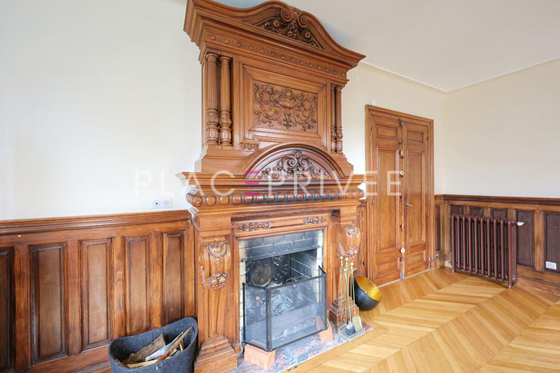 Maison - 435 m² - 16 pièces