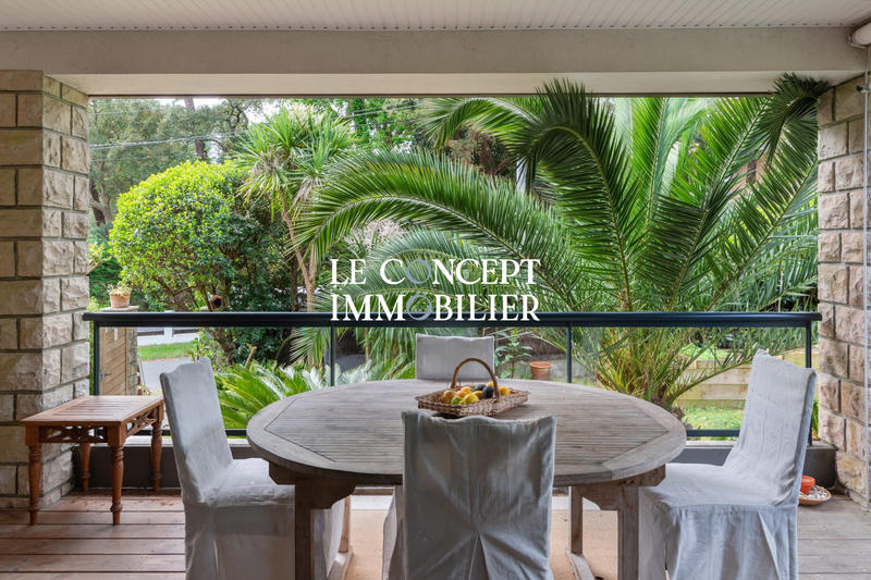 Maison - 200 m² - 7 pièces