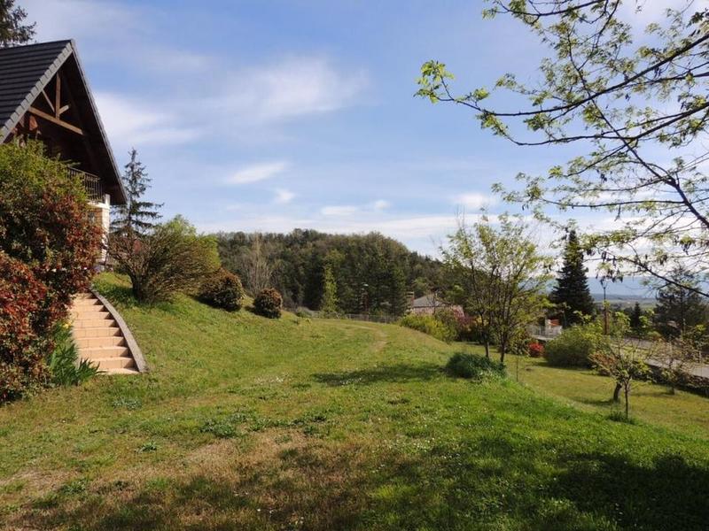 Maison - 245 m² - 10 pièces