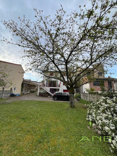 Maison - 188 m² - 9 pièces