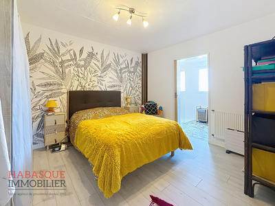 Maison - 253 m² - 12 pièces