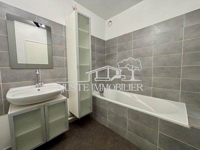 Appartement - 92 m² - 5 pièces