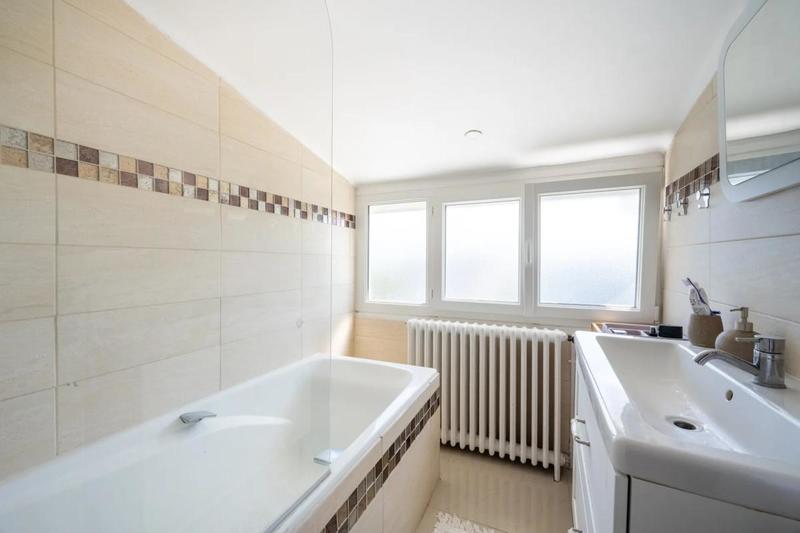 Maison - 110 m² - 6 pièces