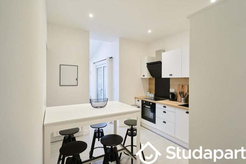 Chambre - 12 m² - 1 pièce