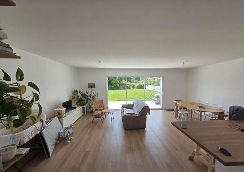 Maison - 106 m² - 4 pièces