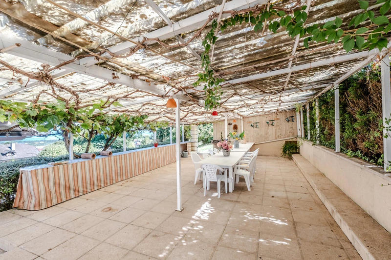 Maison - 300 m² - 8 pièces