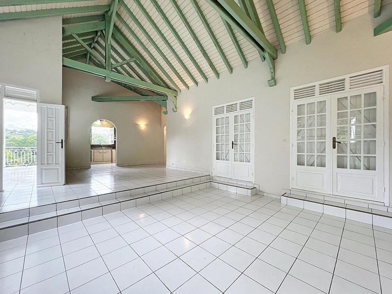 Maison - 254 m² - 6 pièces