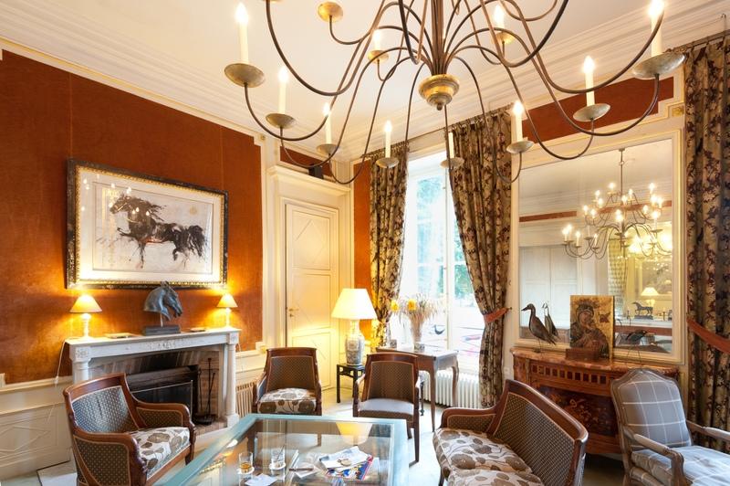 Propriété - 1 425 m² - 24 pièces