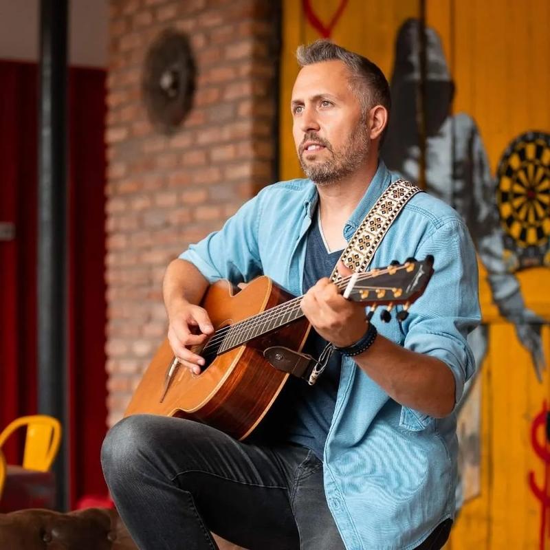 Dîner-concert avec le chanteur guitariste Fred Goetzmann