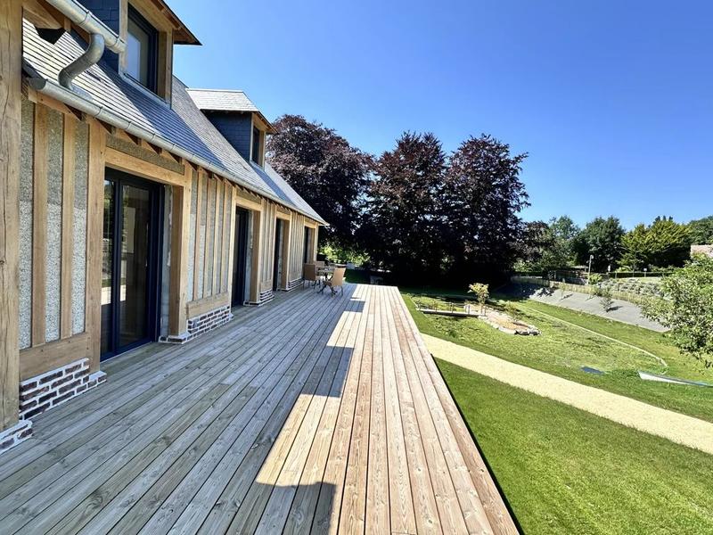 Propriété - 205 m² - 6 pièces