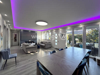 Maison - 180 m² - 9 pièces