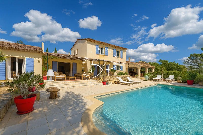 Maison - 172 m² - 8 pièces