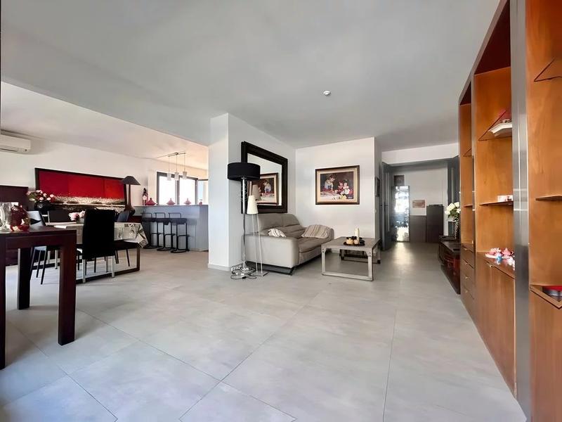 Appartement - 85 m² - 4 pièces