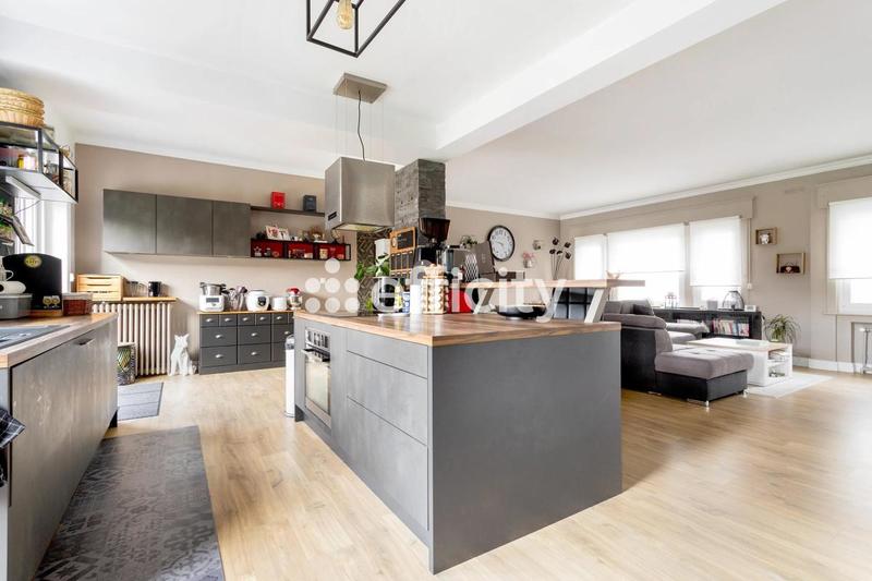 Maison - 200 m² - 7 pièces