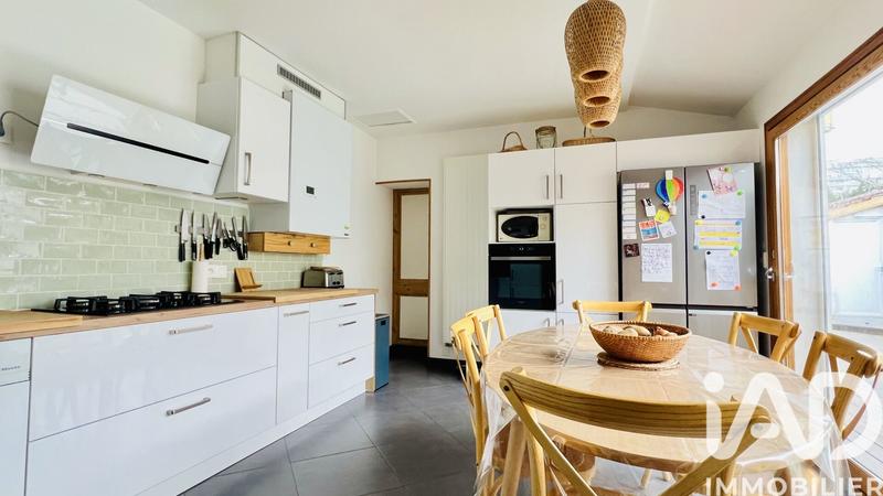 Maison - 190 m² - 9 pièces