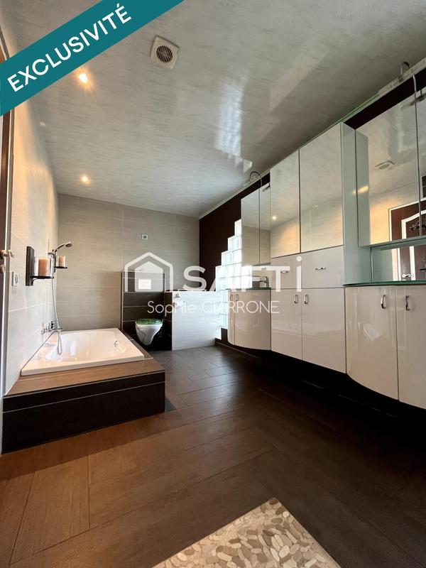 Maison de village - 240 m² - 7 pièces