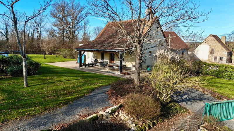 Propriété - 363 m² - 15 pièces