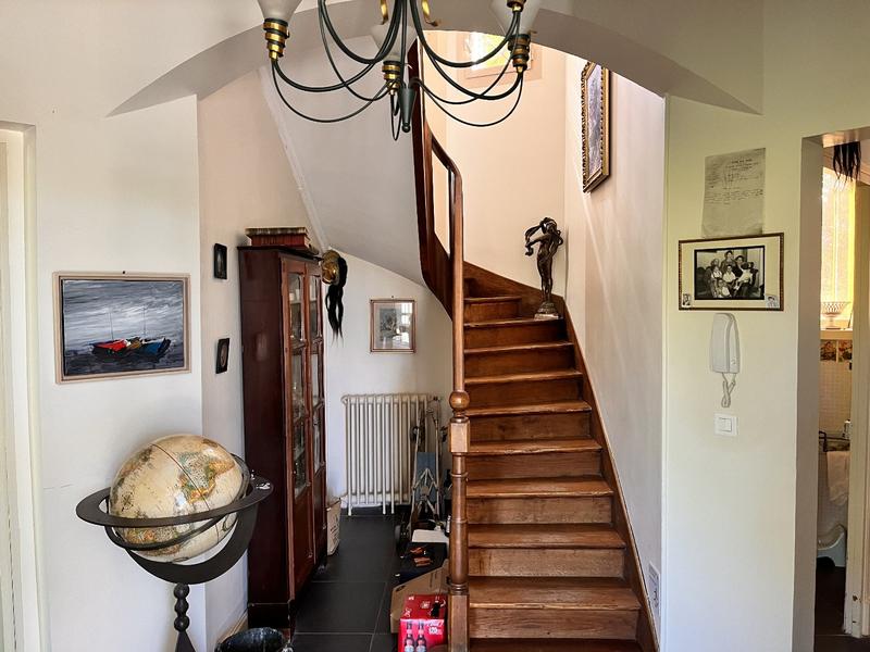 Maison de ville - 300 m² - 9 pièces