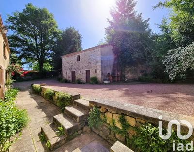 Maison - 211 m² - 8 pièces