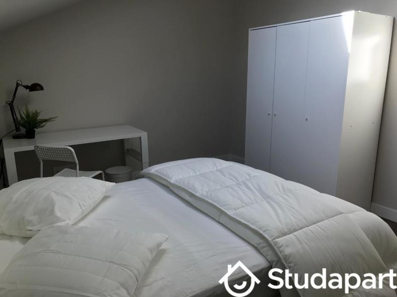 Chambre - 11 m² - 1 pièce