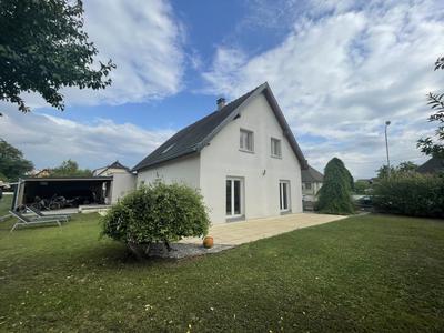 Maison - 140 m² - 5 pièces