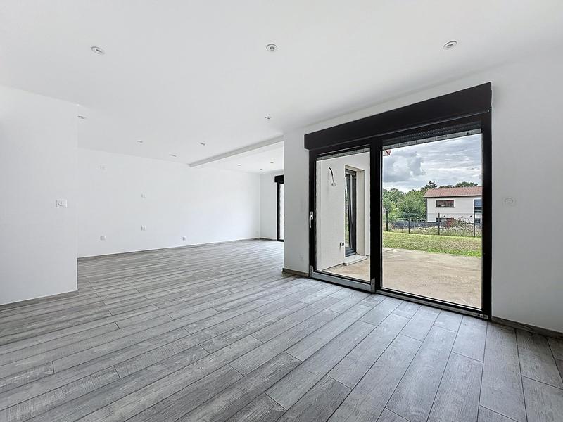 Maison - 95 m² - 5 pièces