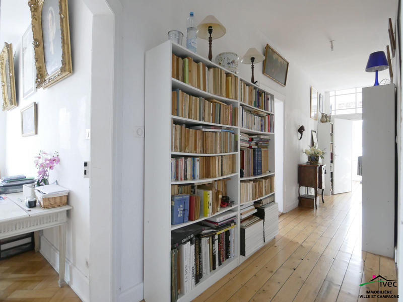 Maison - 329 m² - 14 pièces