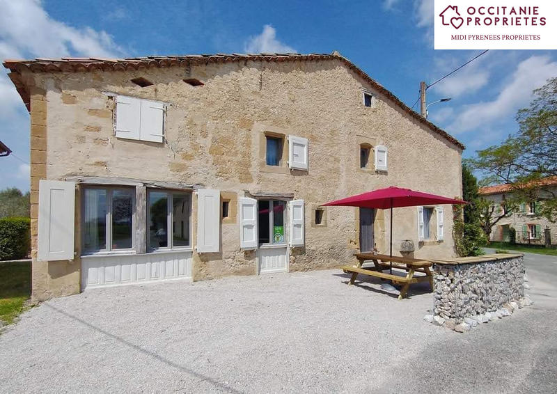 Maison ancienne - 530 m² - 12 pièces