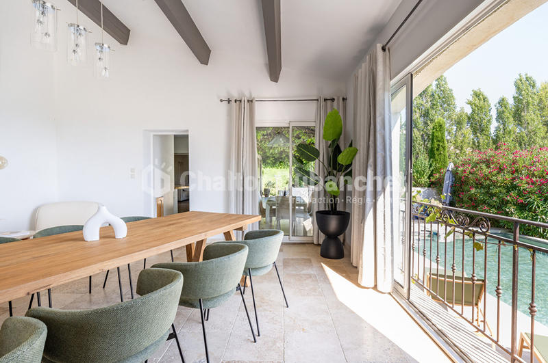 Villa - 200 m² - 6 pièces