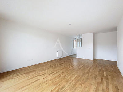 Appartement - 94 m² - 5 pièces