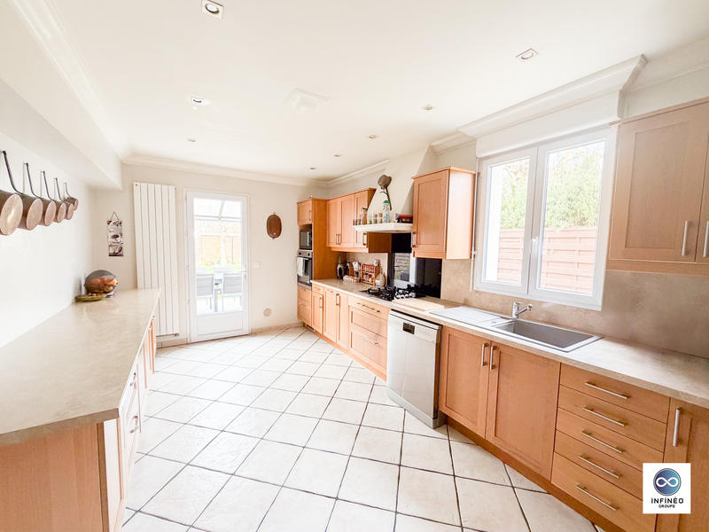 Maison - 107 m² - 6 pièces