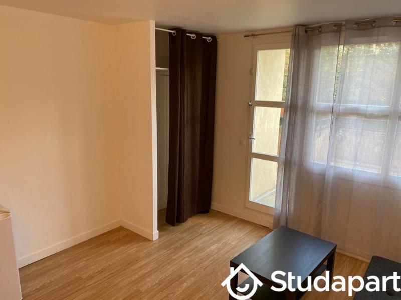 Chambre - 13 m² - 1 pièce