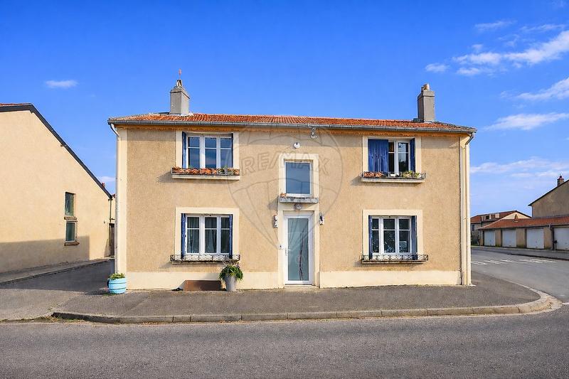 Maison - 121 m² - 5 pièces