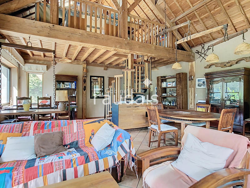 Maison - 160 m² - 5 pièces